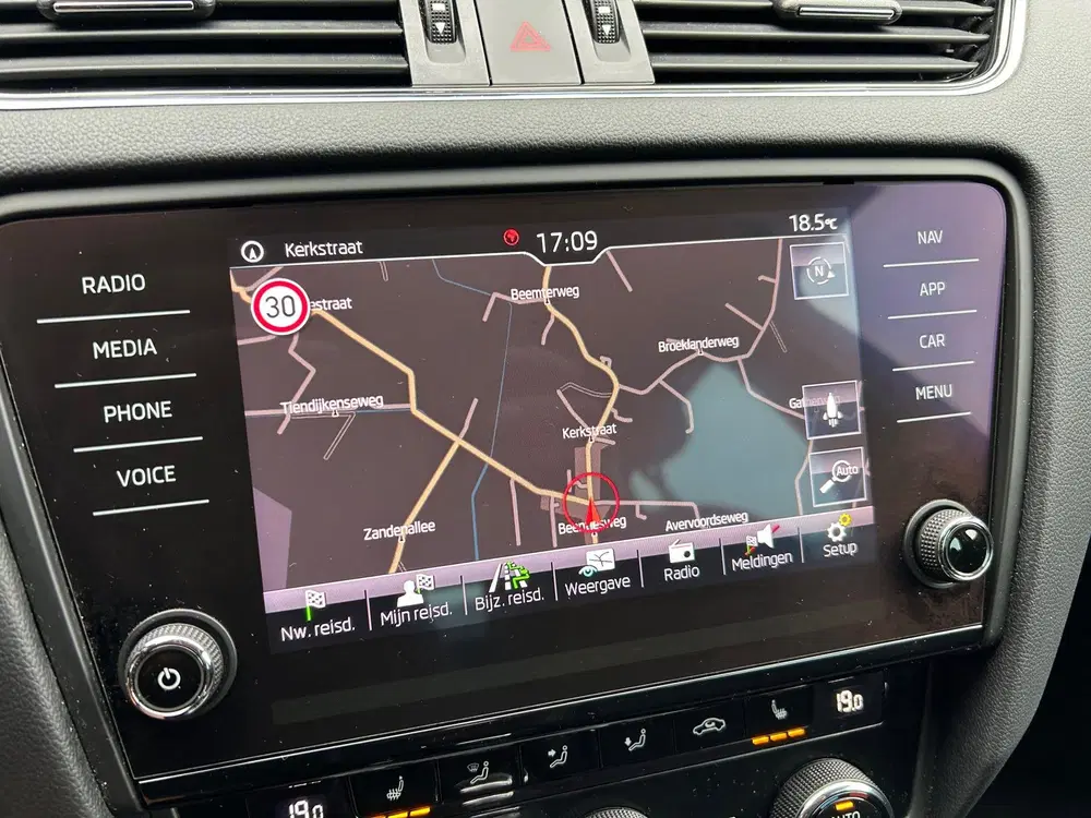 Skoda Octavia 1.5 TSI Greentech Sport Business Navi uit 2020, foto 15