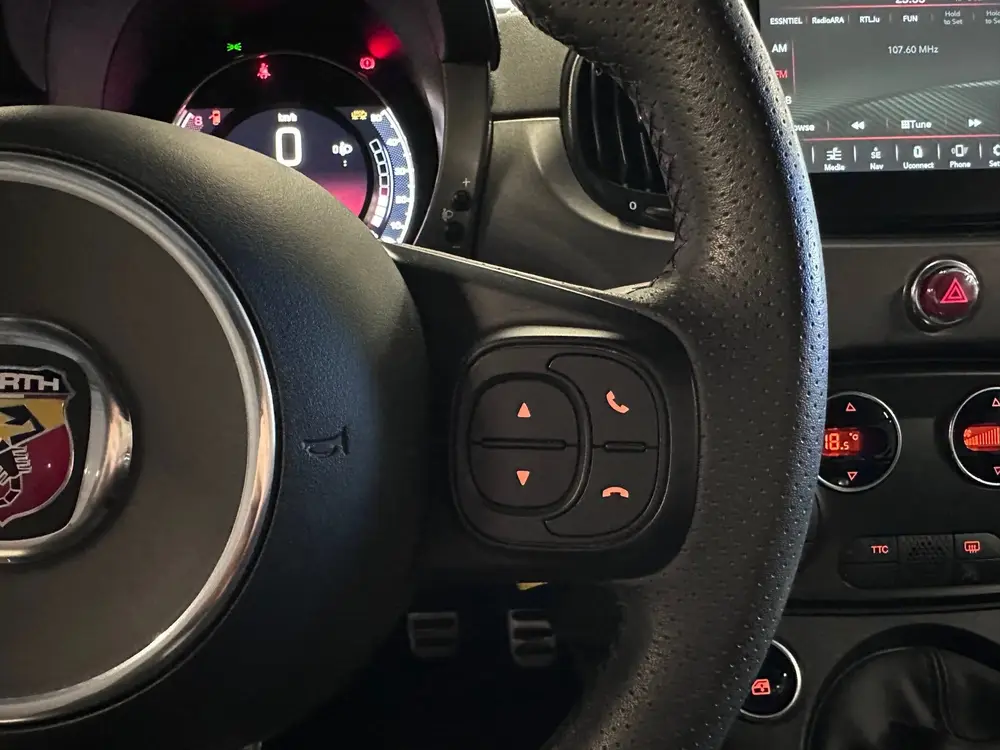 Abarth 595 1.4 T-Jet Abarth Turismo LEDER / CLIMA / NAVI uit 2022, foto 17