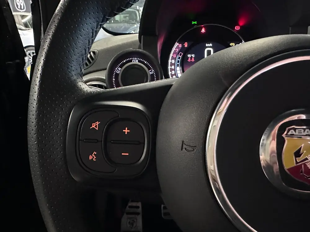 Abarth 595 1.4 T-Jet Abarth Turismo LEDER / CLIMA / NAVI uit 2022, foto 18