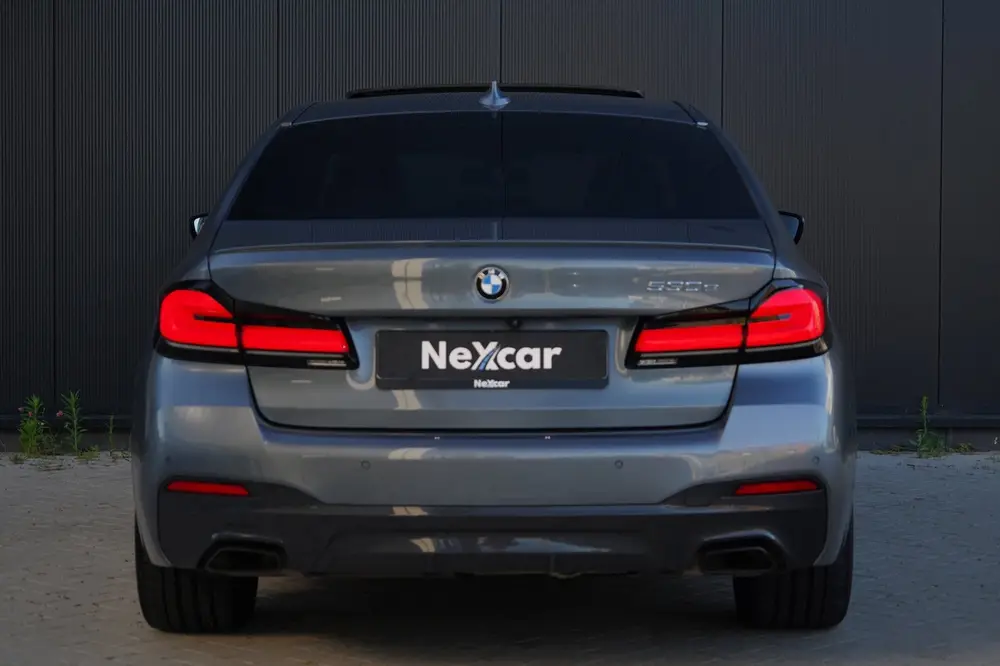 BMW 5-serie 530e Pano uit 2021, foto 10