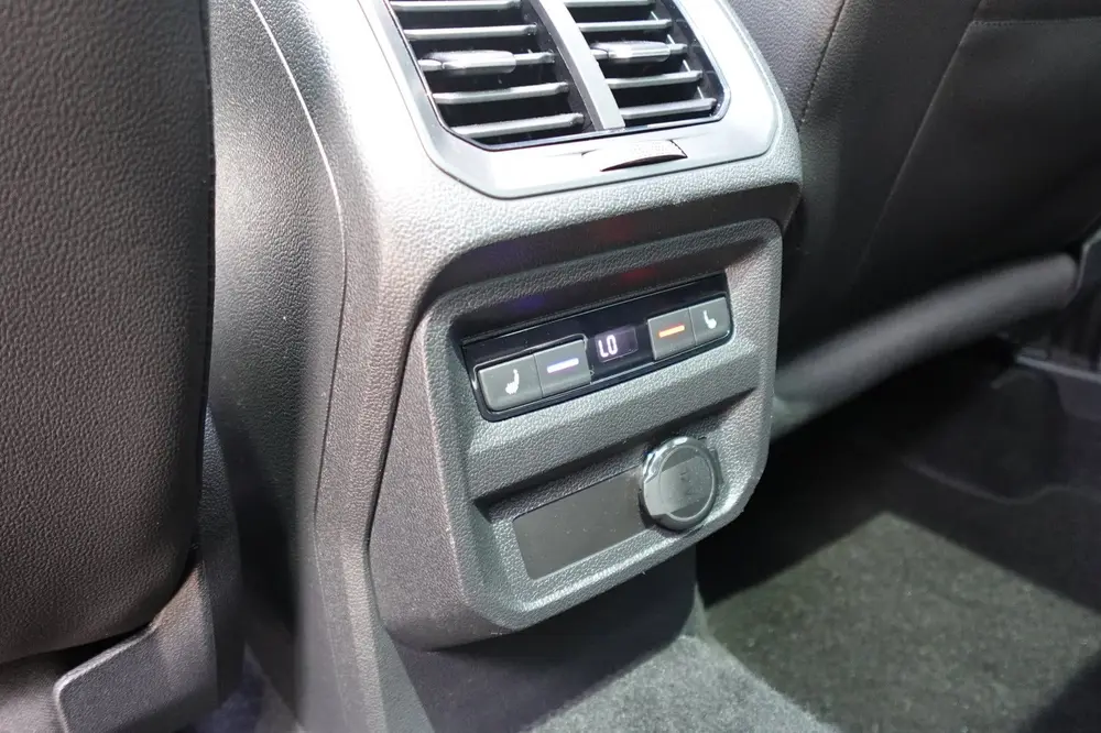 Volkswagen Tiguan 1.5 TSI R-Line PANO KEYLESS VOL' uit 2021, foto 13