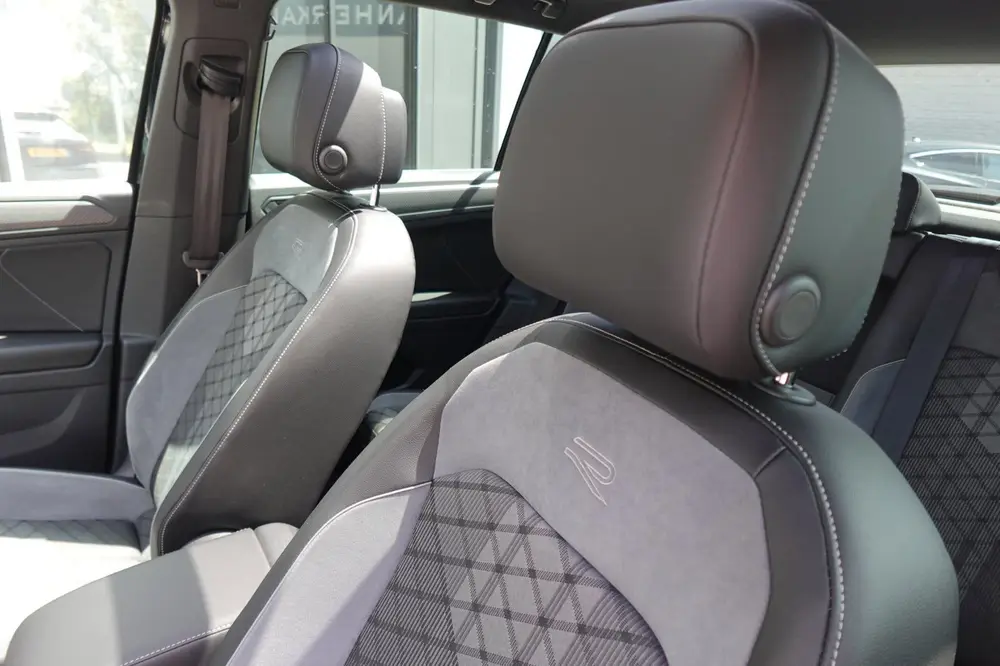 Volkswagen Tiguan 1.5 TSI R-Line PANO KEYLESS VOL' uit 2021, foto 20