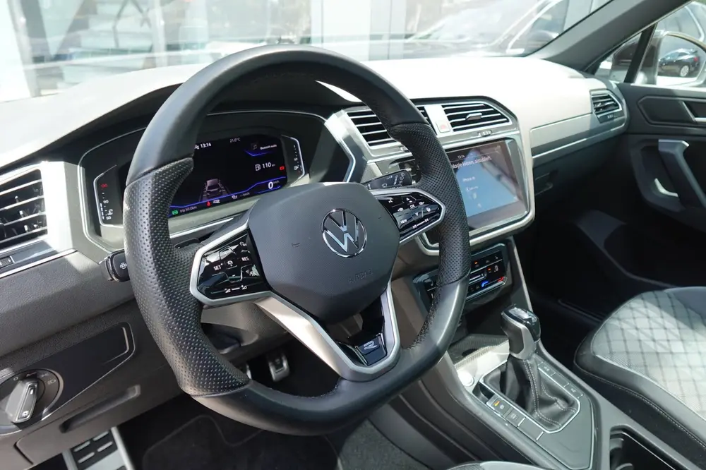 Volkswagen Tiguan 1.5 TSI R-Line PANO KEYLESS VOL' uit 2021, foto 3