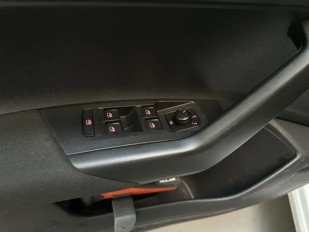 Volkswagen Polo 1.0 TSI Comfortline Business Parkeersensoren uit 2021, foto 19