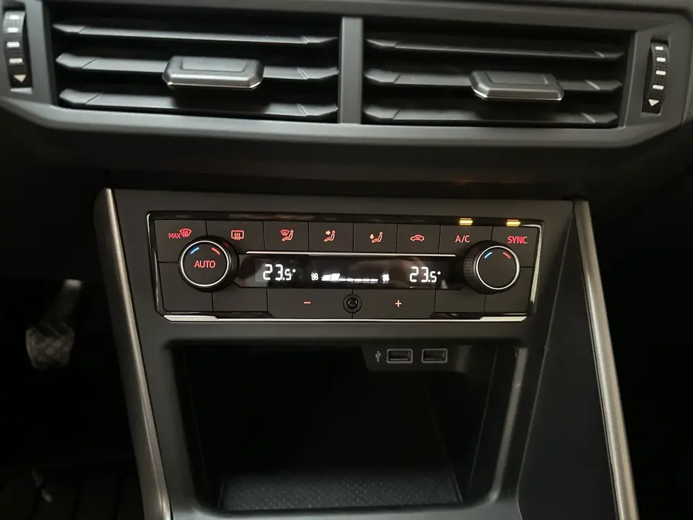 Volkswagen Polo 1.0 TSI Comfortline Business Parkeersensoren uit 2021, foto 9