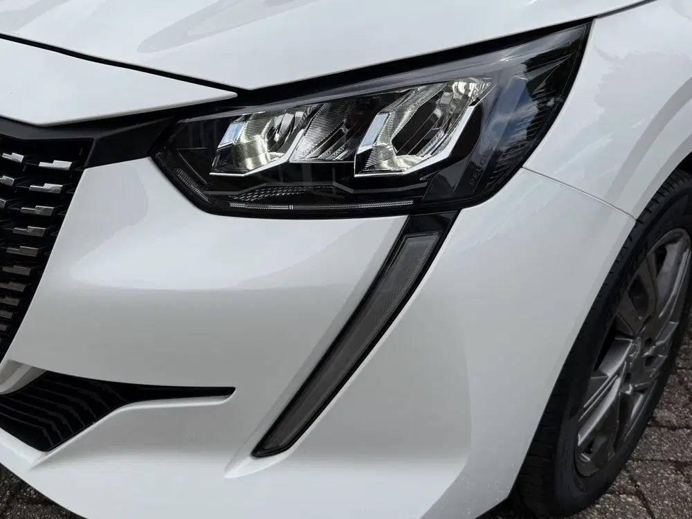 Peugeot 208 1.2 PureTech Active uit 2022, foto 3