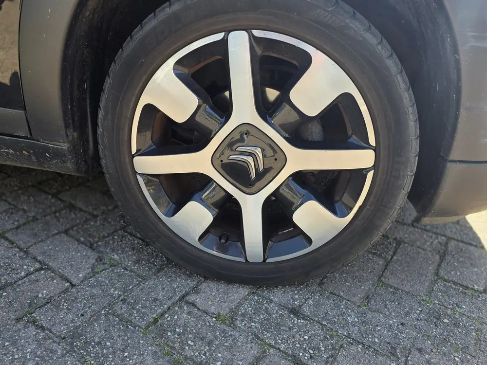 Citroën C4 Cactus 1.2 PureTech AUTOMAAT NAVI TEL LM CAMERA uit 2019, foto 8