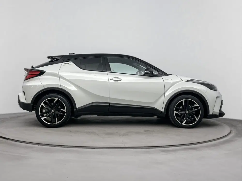 Toyota C-Hr 2.0 Hybrid GR-Sport uit 2021, foto 15