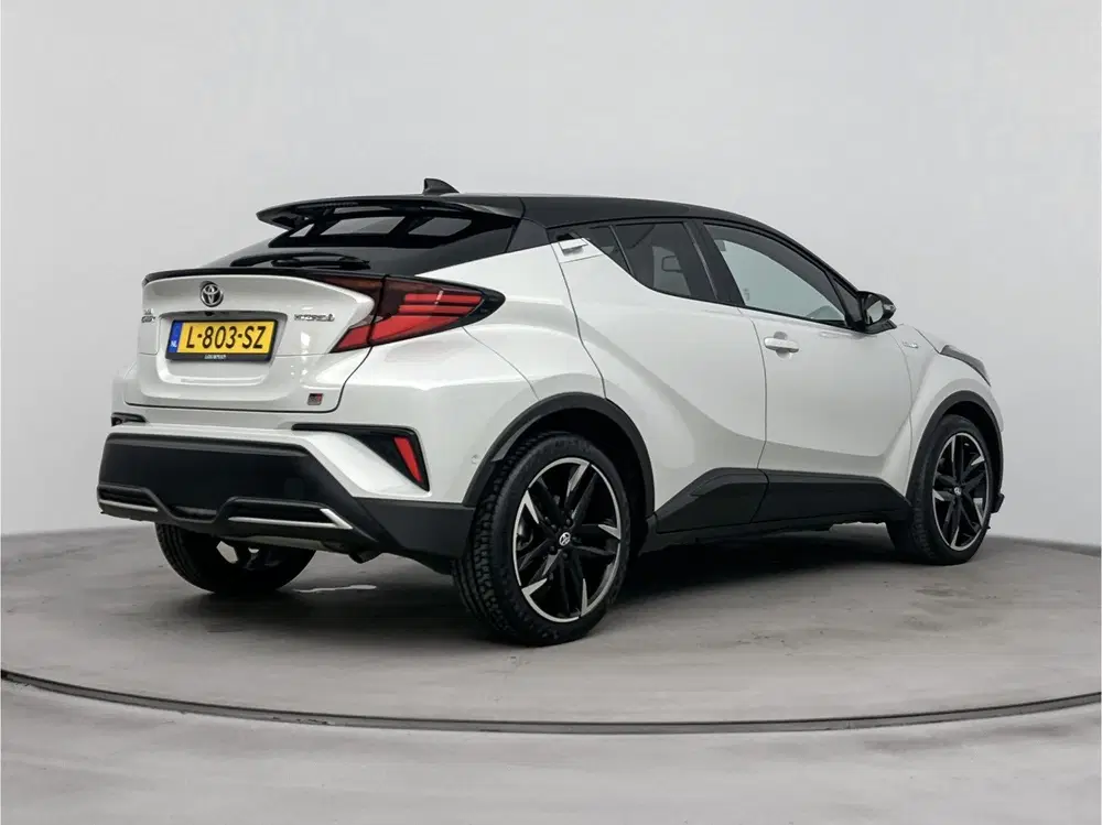 Toyota C-Hr 2.0 Hybrid GR-Sport uit 2021, foto 2