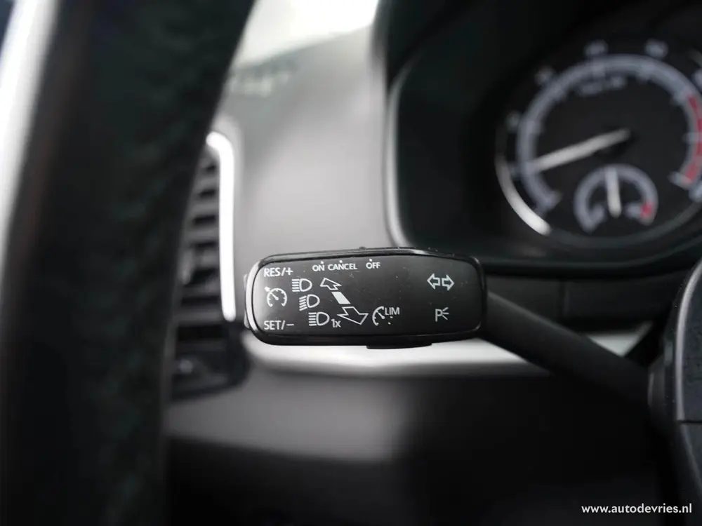 Skoda Karoq 1.0 TSI 116pk Clever Edition | ECC | Navigatie | uit 2019, foto 10