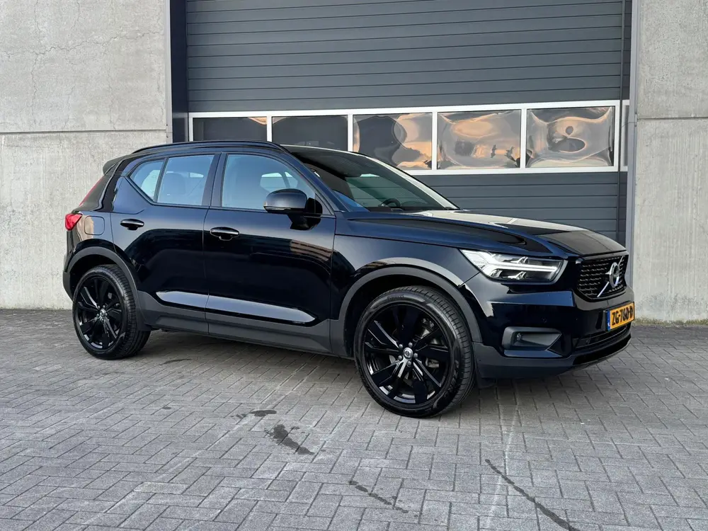 Volvo XC40 2.0 T4 R-Design / Navigatie / Airco Automatisch / uit 2019, foto 17