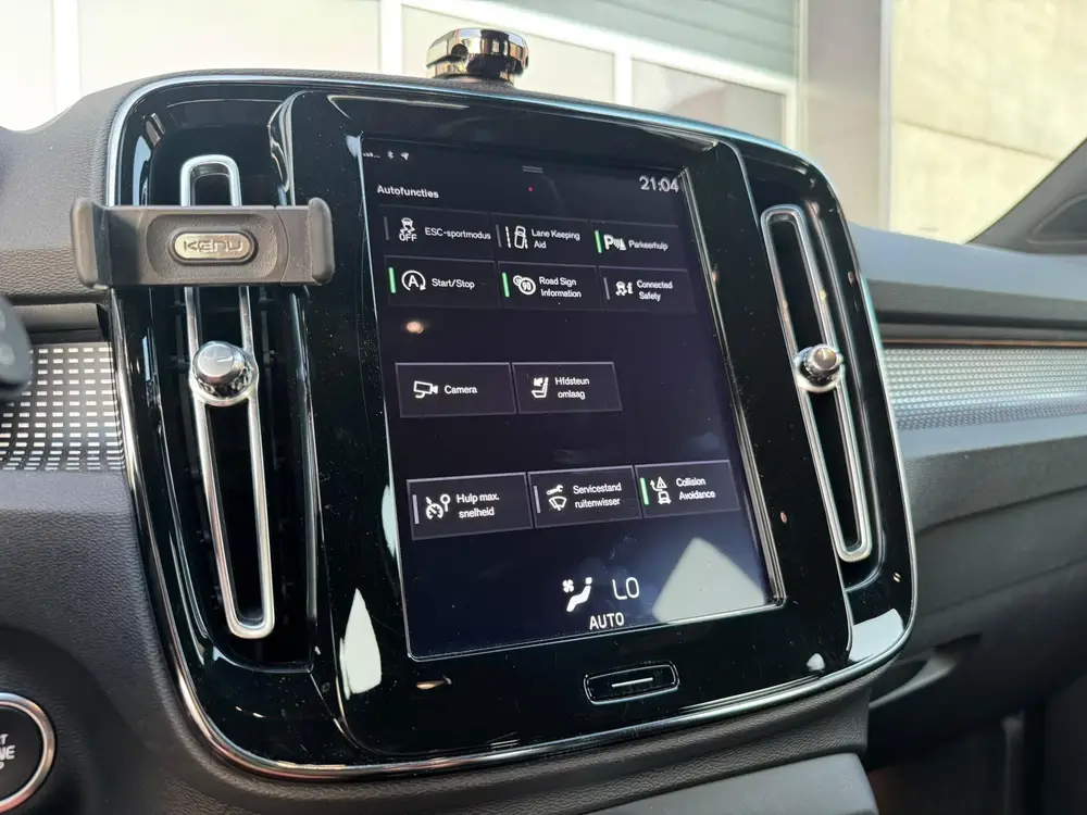 Volvo XC40 2.0 T4 R-Design / Navigatie / Airco Automatisch / uit 2019, foto 4