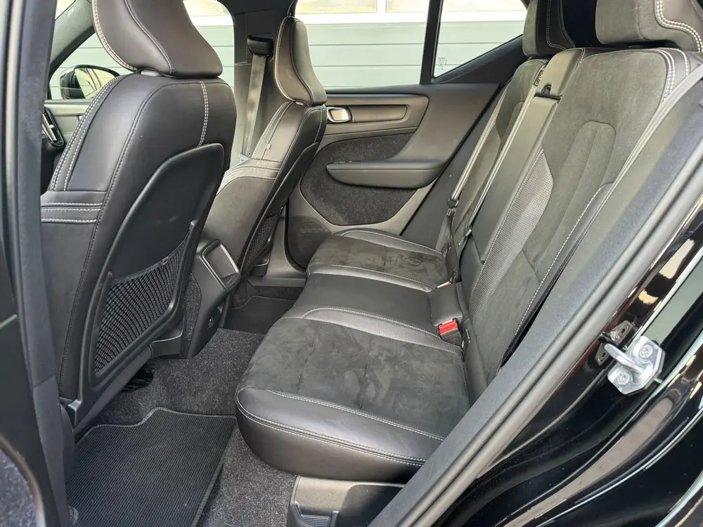 Volvo XC40 2.0 T4 R-Design / Navigatie / Airco Automatisch / uit 2019, foto 6