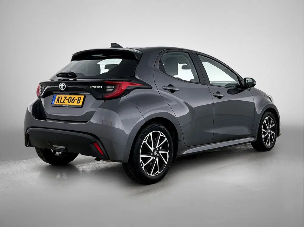 Toyota Yaris 1.5 Hybrid Dynamic uit 2022, foto 2