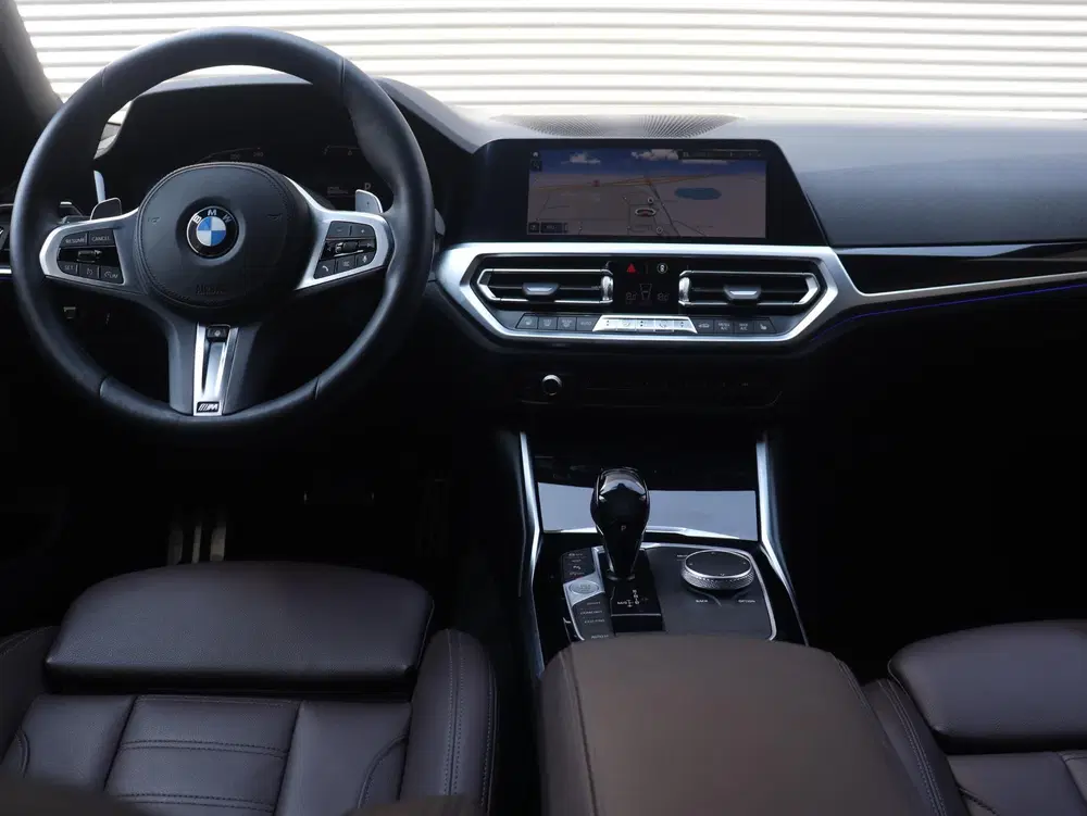 BMW 3-serie Sedan 330i xDrive uit 2020, foto 11