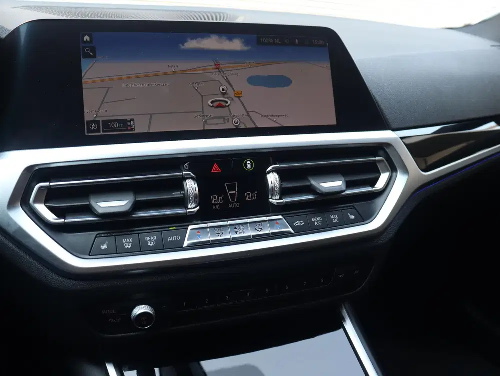 BMW 3-serie Sedan 330i xDrive uit 2020, foto 14