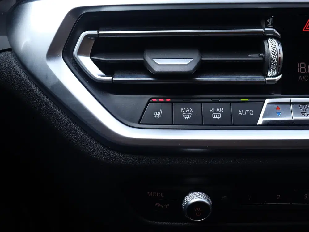 BMW 3-serie Sedan 330i xDrive uit 2020, foto 16