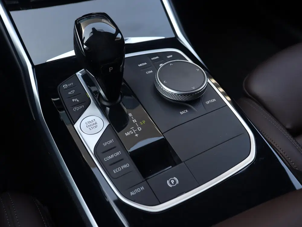 BMW 3-serie Sedan 330i xDrive uit 2020, foto 17