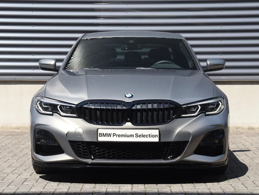 BMW 3-serie Sedan 330i xDrive uit 2020, foto 3