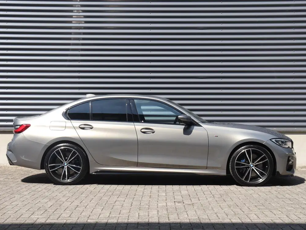 BMW 3-serie Sedan 330i xDrive uit 2020, foto 5