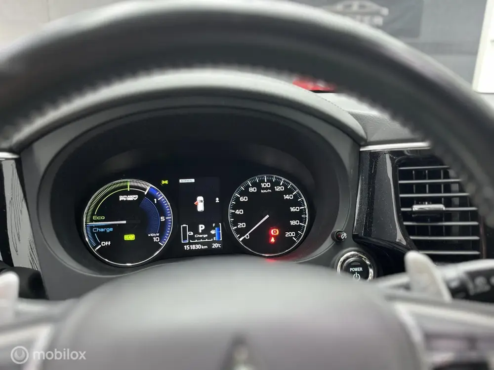 Mitsubishi Outlander 2.4 PHEV Intense S uit 2019, foto 15