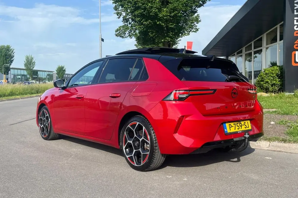 Opel Astra 1.6 Hybrid GS Line uit 2022, foto 3