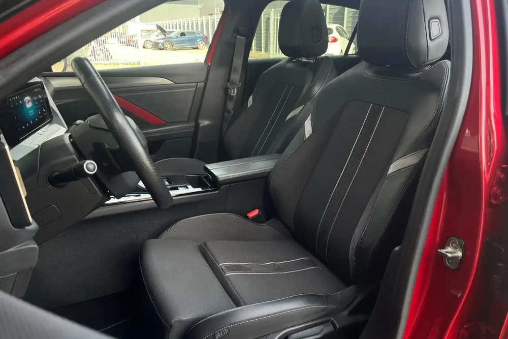 Opel Astra 1.6 Hybrid GS Line uit 2022, foto 4