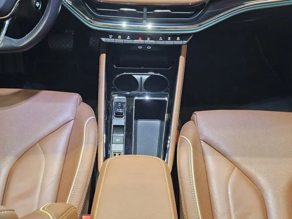 Skoda Enyaq 80 BEV 204pk 77kWh Comfort Sport Plus uit 2021, foto 11