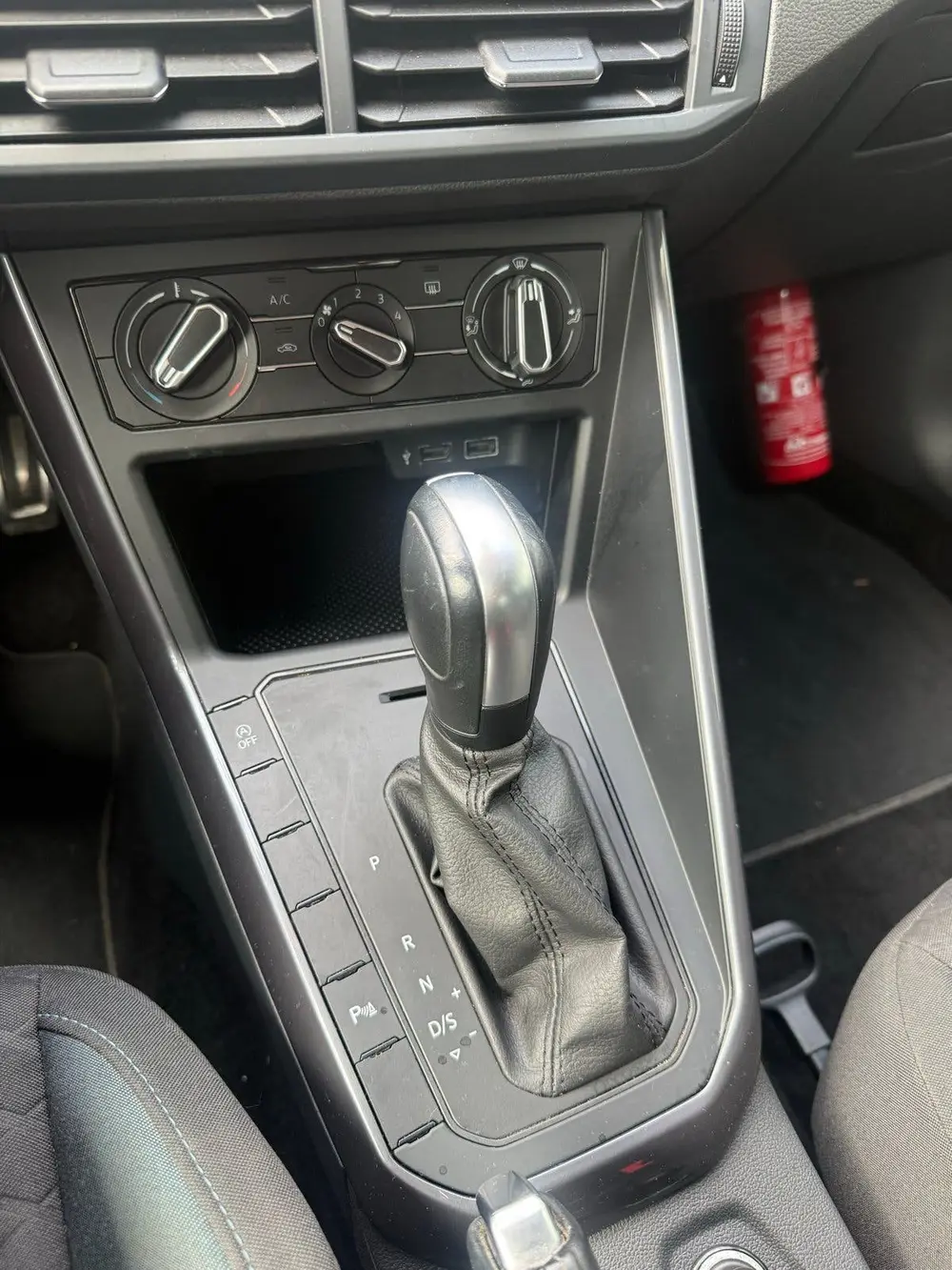 Volkswagen Polo 1.0 TSI 95pk 2020 Zwart uit 2020, foto 3