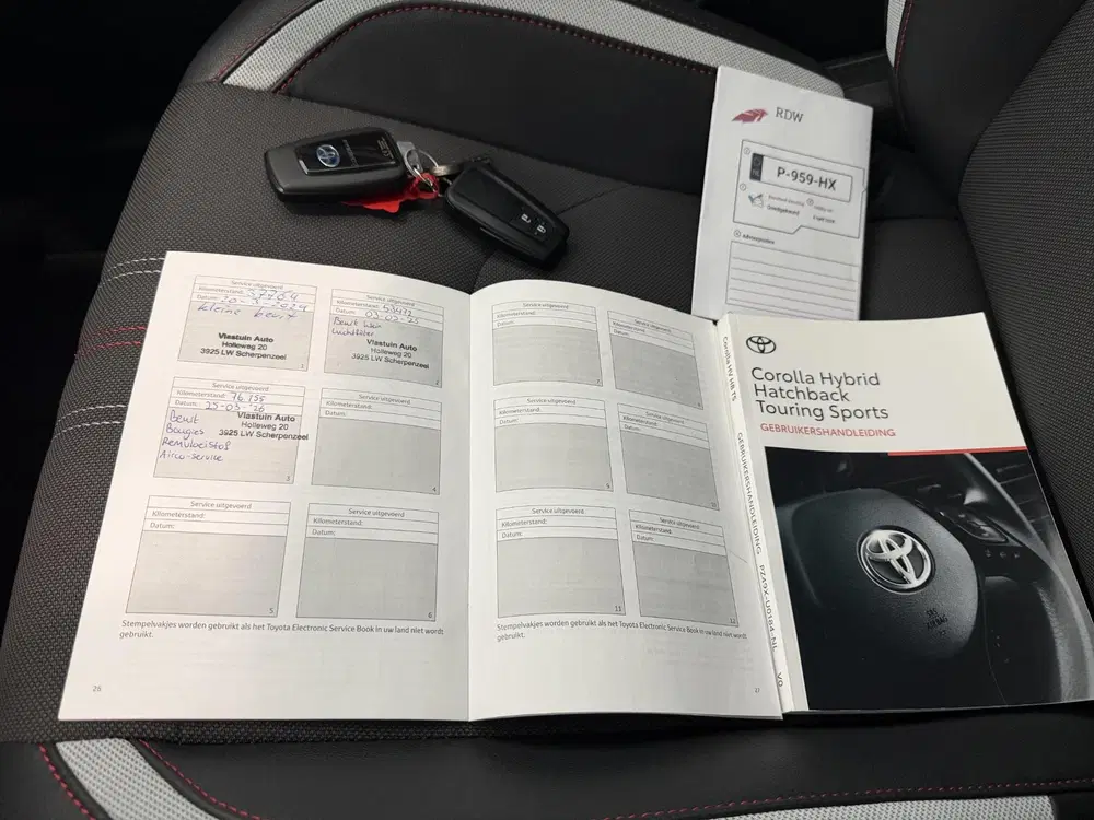 Toyota Corolla 1.8 Hybrid GR-Sport uit 2022, foto 16