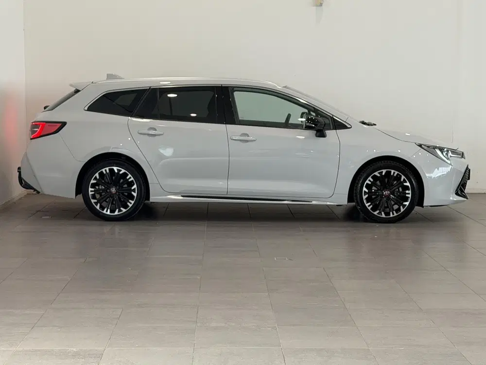 Toyota Corolla 1.8 Hybrid GR-Sport uit 2022, foto 18