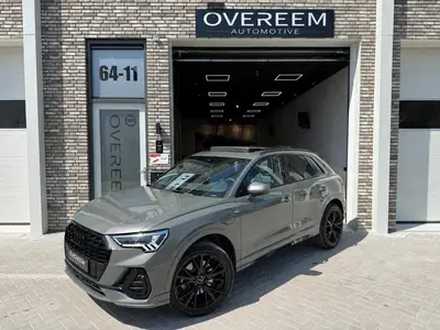 Audi Q3 45 TFSI e S edition | Pano | Trekhaak | 20 Inch 'Bla uit 2024