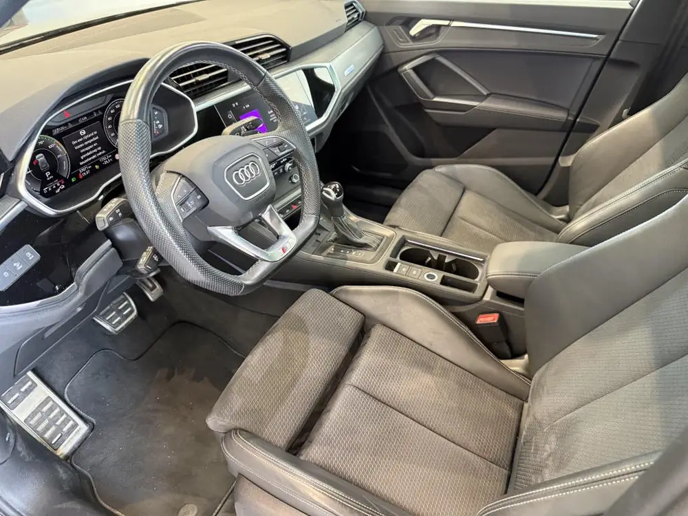 Audi Q3 45 TFSI e S edition | Pano | Trekhaak | 20 Inch 'Bla uit 2024, foto 2