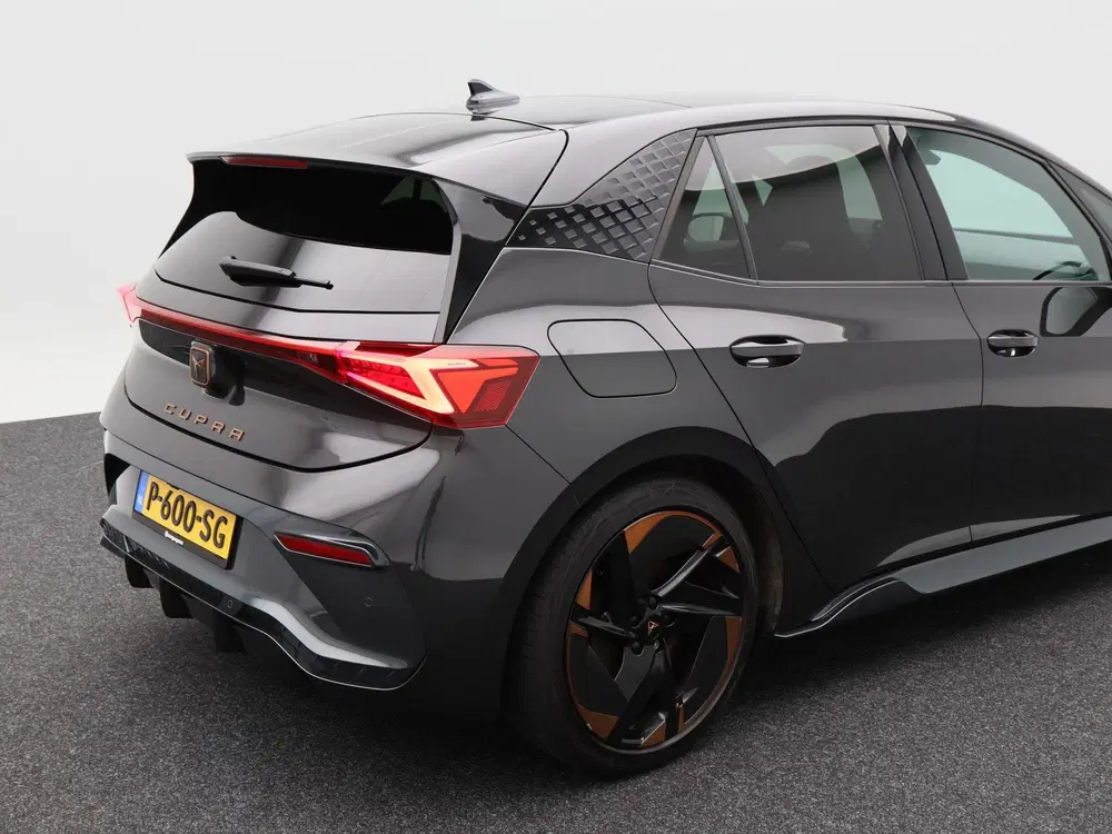 Cupra Born Copper Edition One 62 kWh 204 Pk uit 2022, foto 15