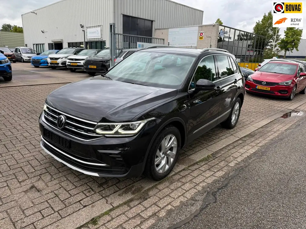 Volkswagen Tiguan 1.4 TSI eHybrid Business+ 245PK Automaat i uit 2023