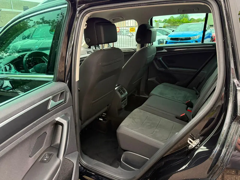 Volkswagen Tiguan 1.4 TSI eHybrid Business+ 245PK Automaat i uit 2023, foto 11