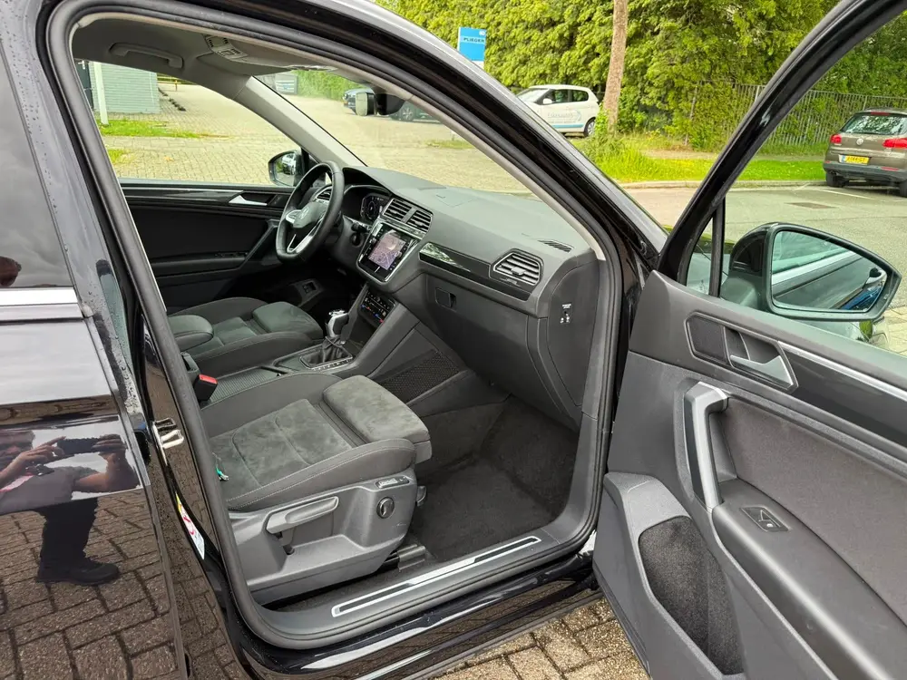 Volkswagen Tiguan 1.4 TSI eHybrid Business+ 245PK Automaat i uit 2023, foto 12