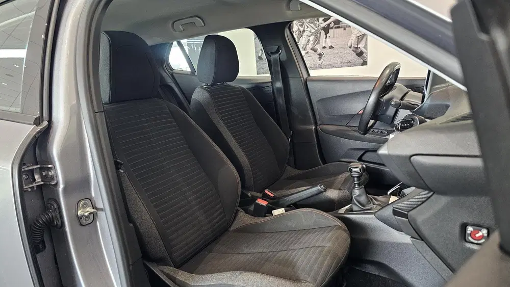 Peugeot 2008 1.2 Active Hoge instap uit 2021, foto 10