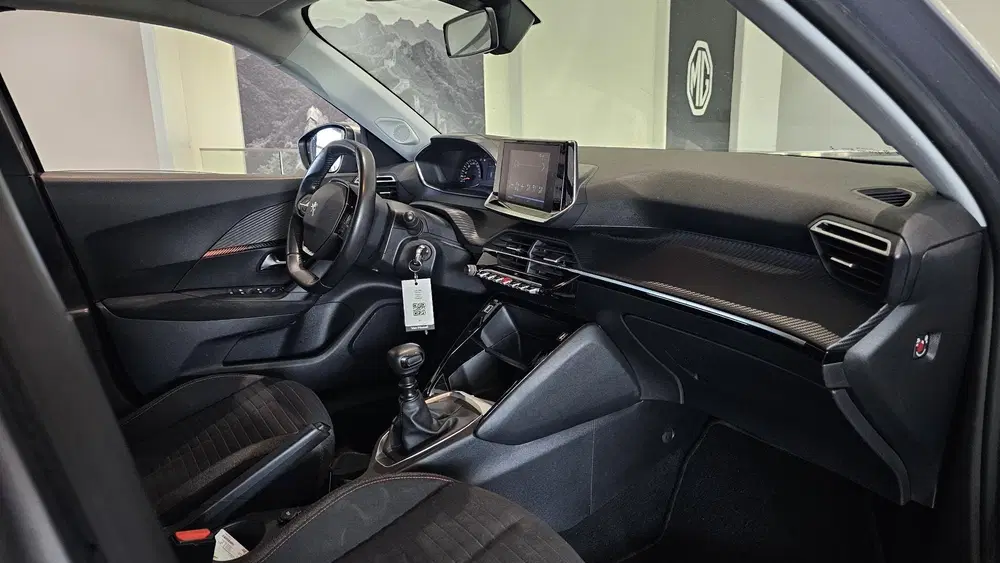 Peugeot 2008 1.2 Active Hoge instap uit 2021, foto 11