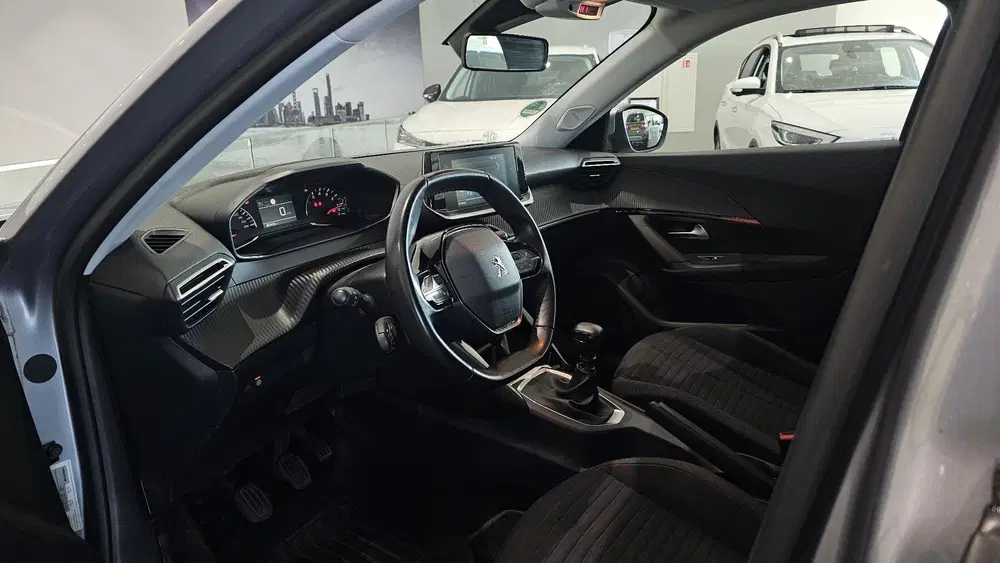 Peugeot 2008 1.2 Active Hoge instap uit 2021, foto 12