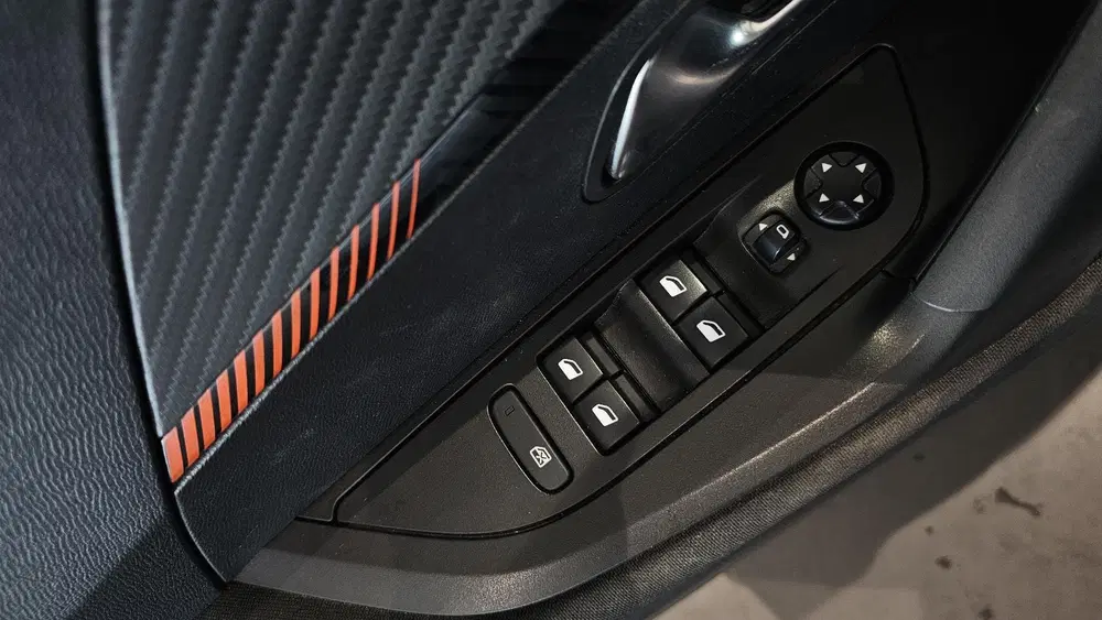 Peugeot 2008 1.2 Active Hoge instap uit 2021, foto 19