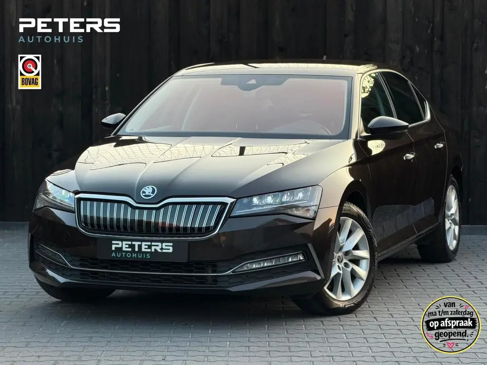Skoda Superb 1.4 TSI iV Business Edition uit 2020