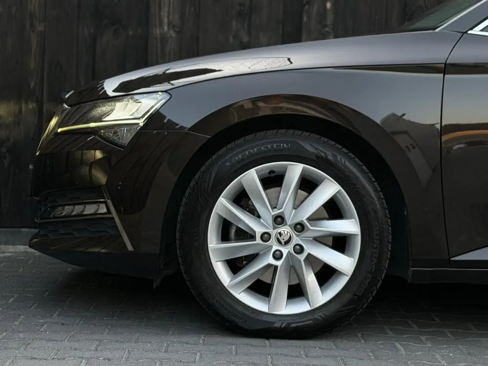 Skoda Superb 1.4 TSI iV Business Edition uit 2020, foto 8