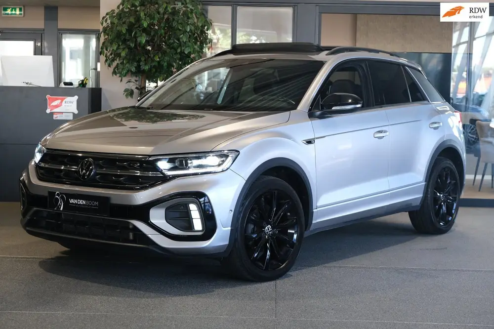 Volkswagen T-Roc 1.5 TSI R-Line Black Pack Pano Navi Acc Led uit 2022