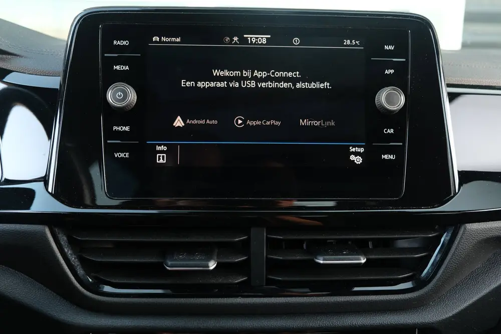 Volkswagen T-Roc 1.5 TSI R-Line Black Pack Pano Navi Acc Led uit 2022, foto 16
