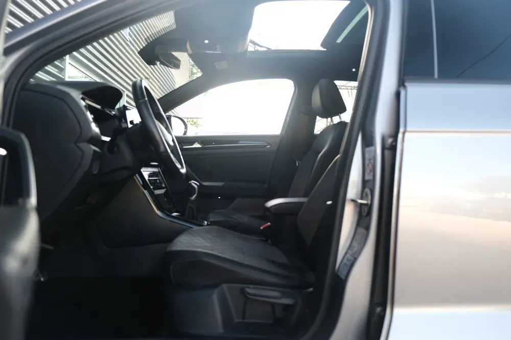 Volkswagen T-Roc 1.5 TSI R-Line Black Pack Pano Navi Acc Led uit 2022, foto 19
