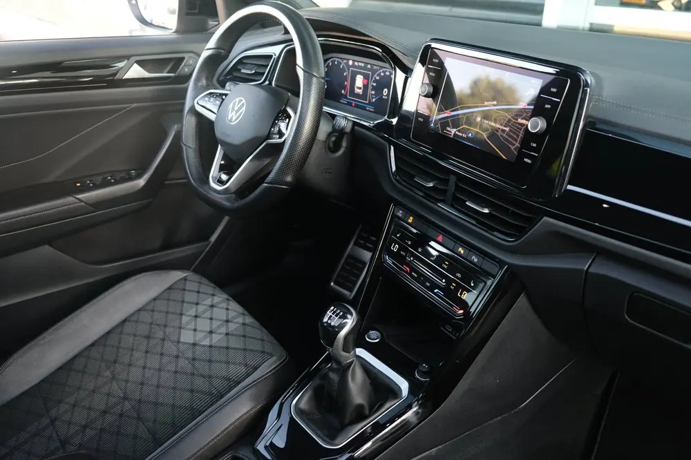 Volkswagen T-Roc 1.5 TSI R-Line Black Pack Pano Navi Acc Led uit 2022, foto 20