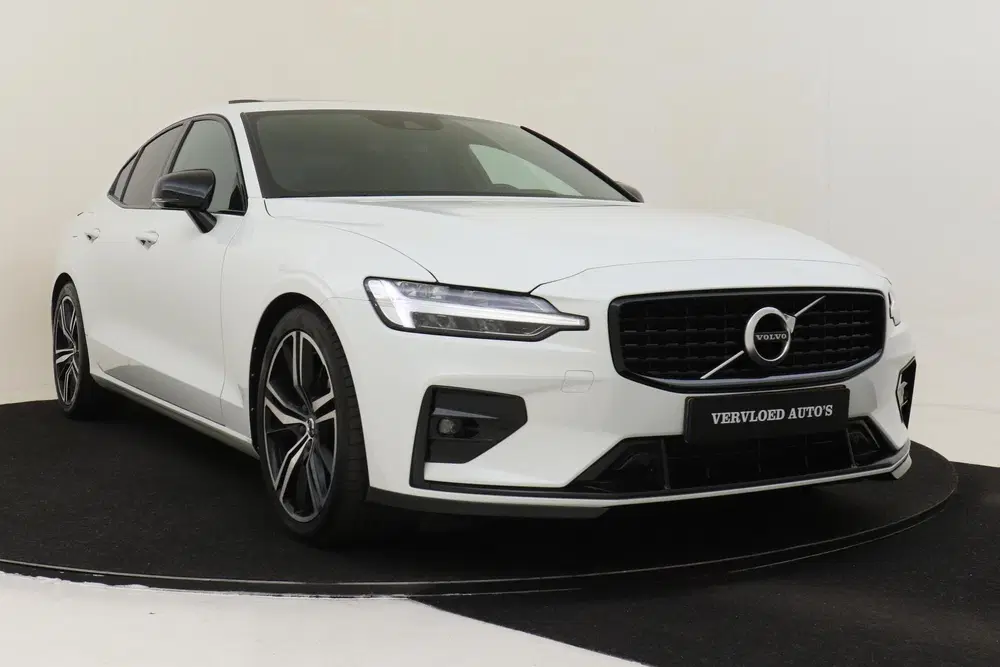 Volvo S60 B4 (M-HYBRID) R-DESIGN -PANO.DAK uit 2020, foto 11