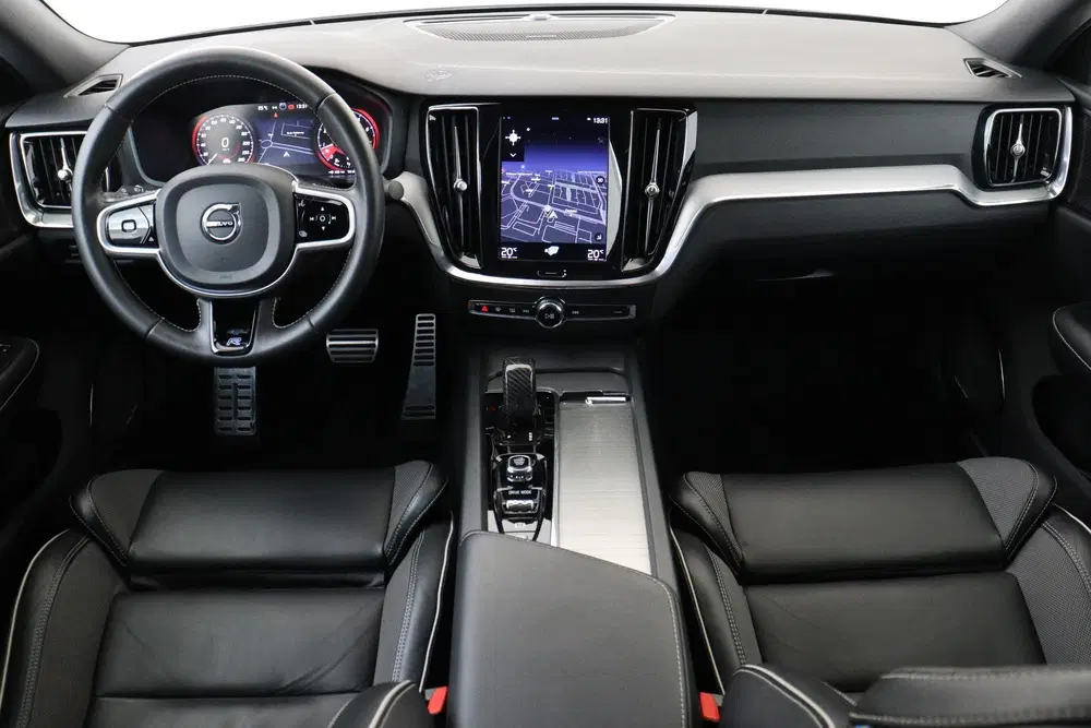 Volvo S60 B4 (M-HYBRID) R-DESIGN -PANO.DAK uit 2020, foto 4