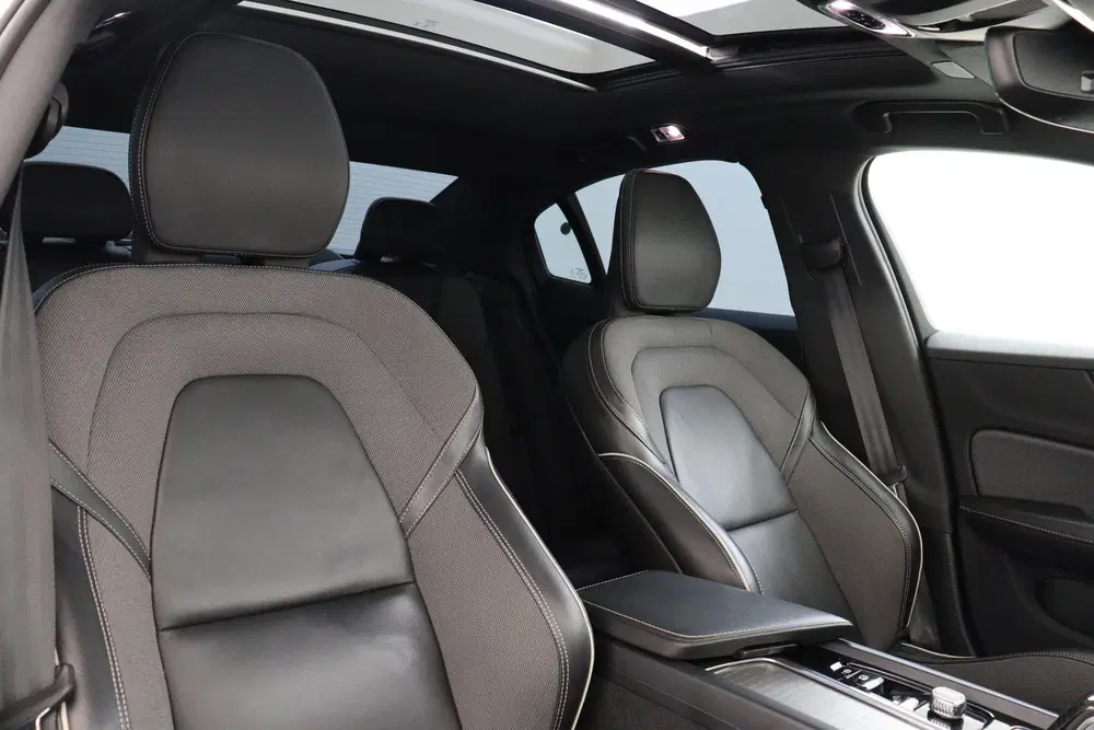 Volvo S60 B4 (M-HYBRID) R-DESIGN -PANO.DAK uit 2020, foto 8
